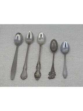 Mixed Lot Of 5 Small Demitasse/Salt/Baby Spoons 1881 Rogers, Oneida, Euro, Etc.